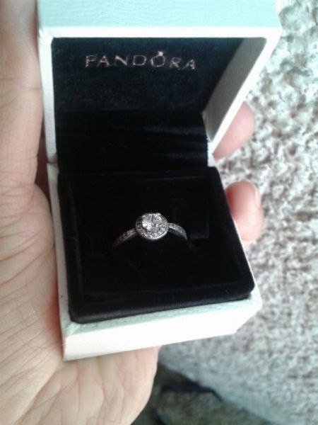 Authentic Pandora zerconia ring -- Jewelry -- Metro Manila, Philippines