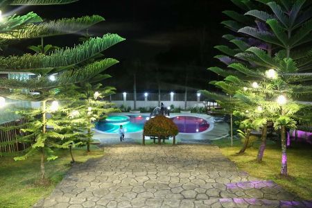 Swimming Pool with JAcuzzi -- Rentals -- Tagaytay, Philippines