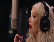 Christina Aguilera, Singing, Microphone -- Other Classes -- Metro Manila, Philippines