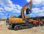 EXCAVATOR BACKHOE -- Trucks & Buses -- Cavite City, Philippines