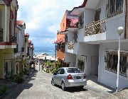 Townhouse for sale in Tagaytay with view at Taal lake -- Apartment & Condominium -- Tagaytay, Philippines