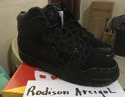 FAUST X NIKE SB DUNK HIGH BLK AND METALLIC GOLD SIZES 8 AND  9 BNDS -- Shoes & Footwear -- Pasig, Philippines