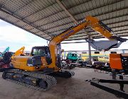 EXCAVATOR -- Other Vehicles -- Manila, Philippines