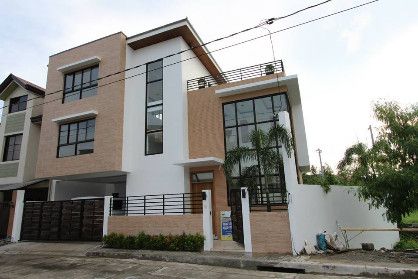 single detached house with pool and attic, -- House & Lot -- Metro Manila, Philippines