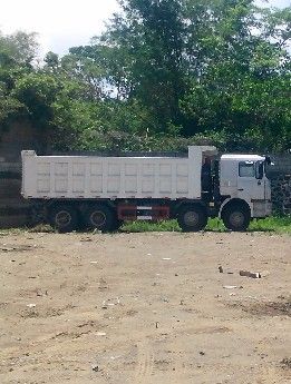 12 wheeler sinotruk dump truck -- Trucks & Buses -- Quezon City, Philippines